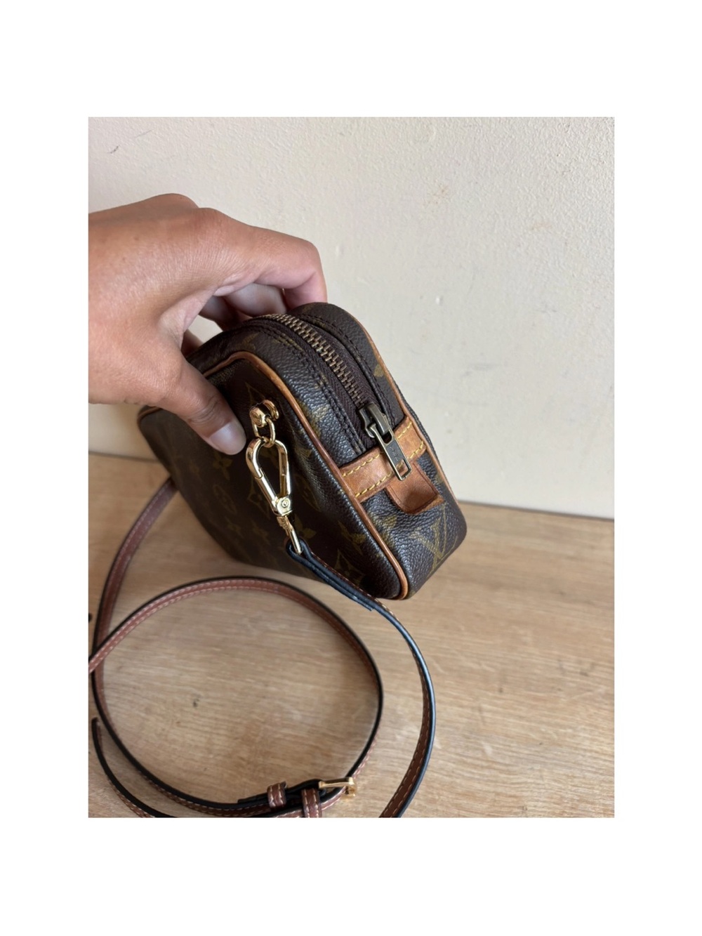 Authentic Louis Vuitton monogram crossbody bag - Picture 2 of 8